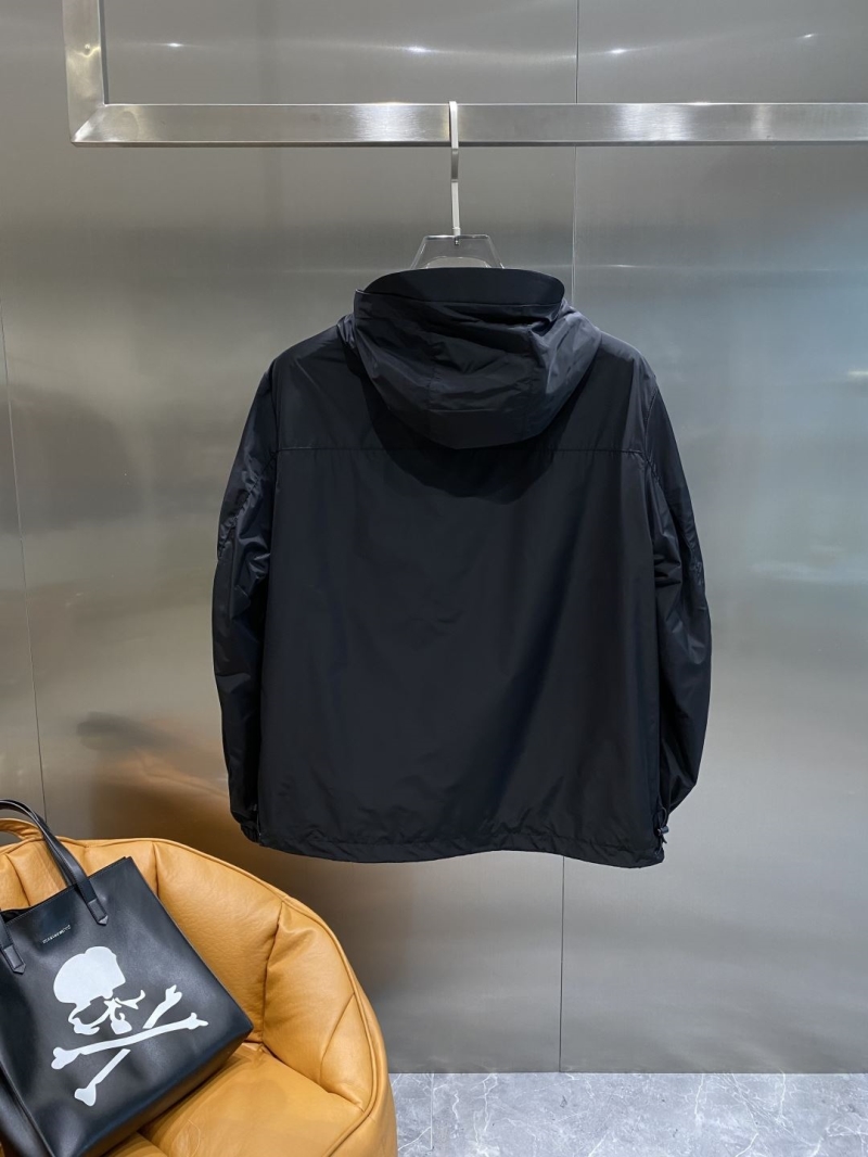 Pra*a outwear